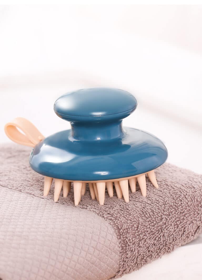 Brosse de Massage pour le Cuir Chevelu, Accessoire de Soin en Silicone pour les Cheveux, au Moment du Lavage avec Shampoing, Peigne pour le Bain, Spa, Douche 39