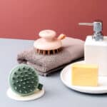 brosse pour stimuler le cuir chevelu