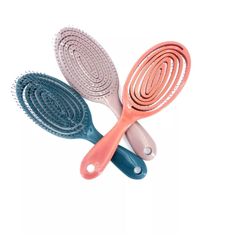 brosse spéciale cheveux bouclés